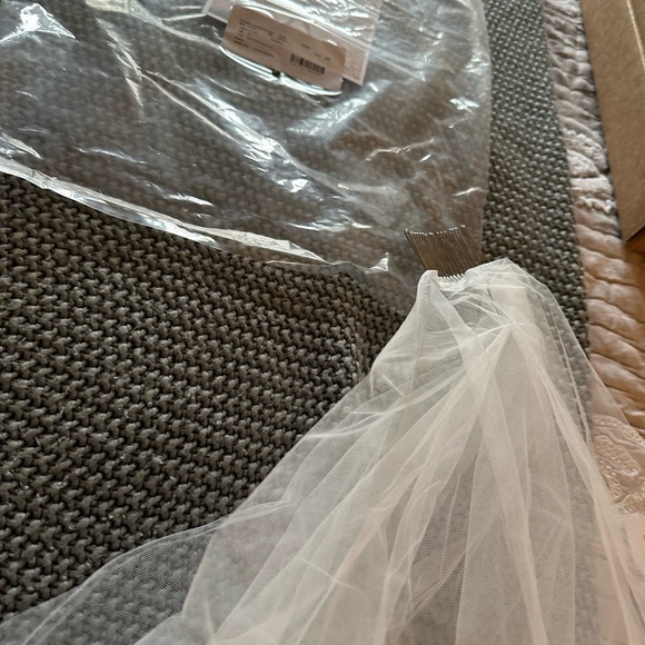 Gorgeous cathedral long tulle veil from Jenny Yoo - Picture 4 of 7